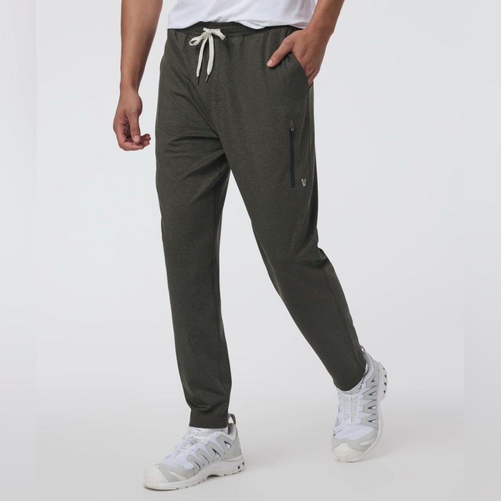 Men’s Vuori Sunday Performance Jogger in kale Heather size small